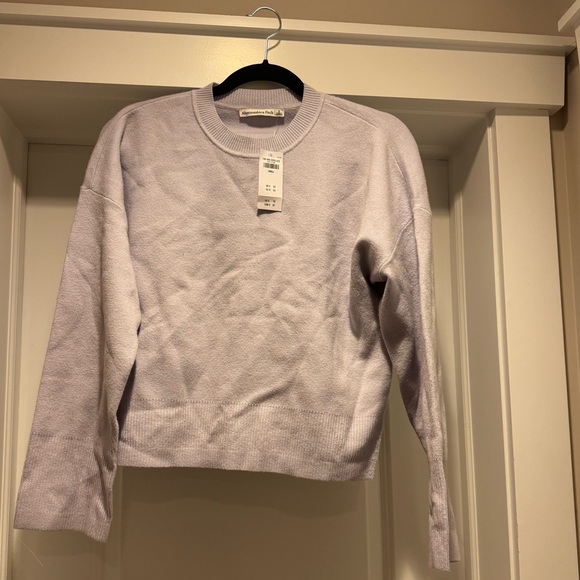 Abercrombie sweater lavender small NWT - Picture 5 of 5